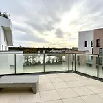 T4 Avec Grande Terrasse Et Parking Prive Apartment Caen