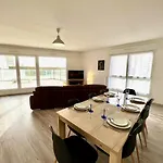 T4 Avec Grande Terrasse Et Parking Prive Daire *