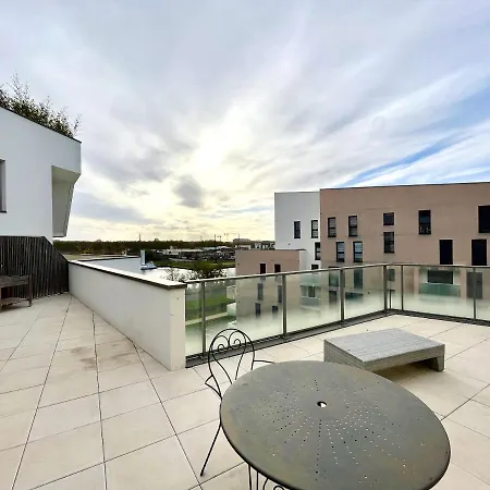 T4 Avec Grande Terrasse Et Parking Prive Lägenhet *