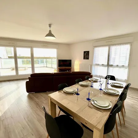 T4 Avec Grande Terrasse Et Parking Prive Lägenhet *
