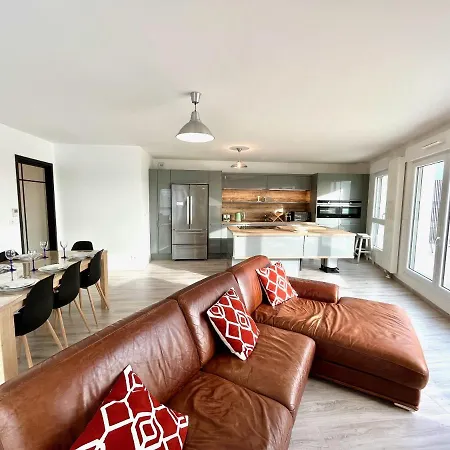 Apartmán T4 Avec Grande Terrasse Et Parking Prive Caen