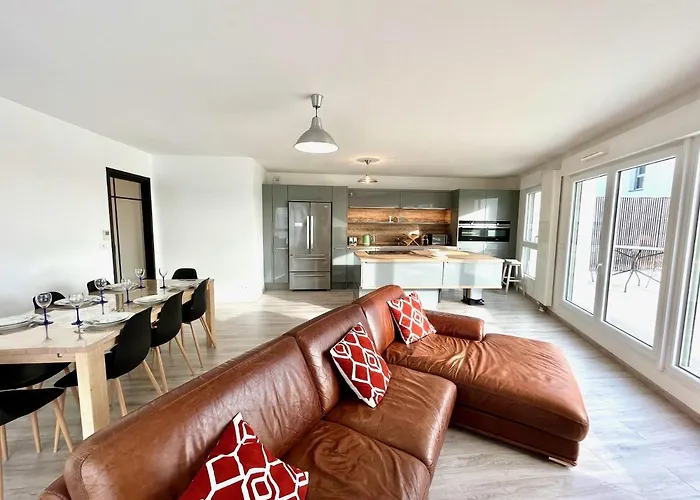 Apartment T4 Avec Grande Terrasse Et Parking Prive Caen