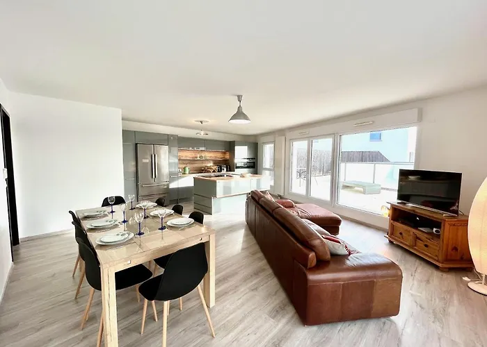 T4 Avec Grande Terrasse Et Parking Prive * كان