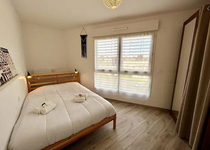 T4 Avec Grande Terrasse Et Parking Prive كان