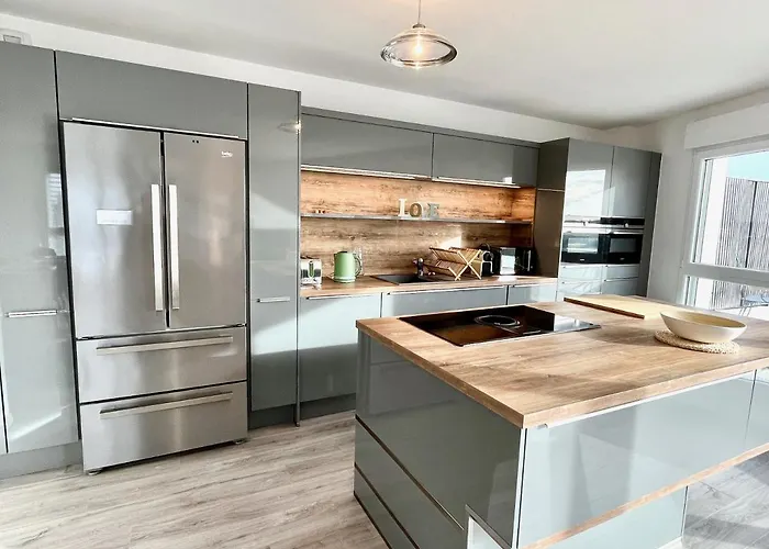 T4 Avec Grande Terrasse Et Parking Prive * كان