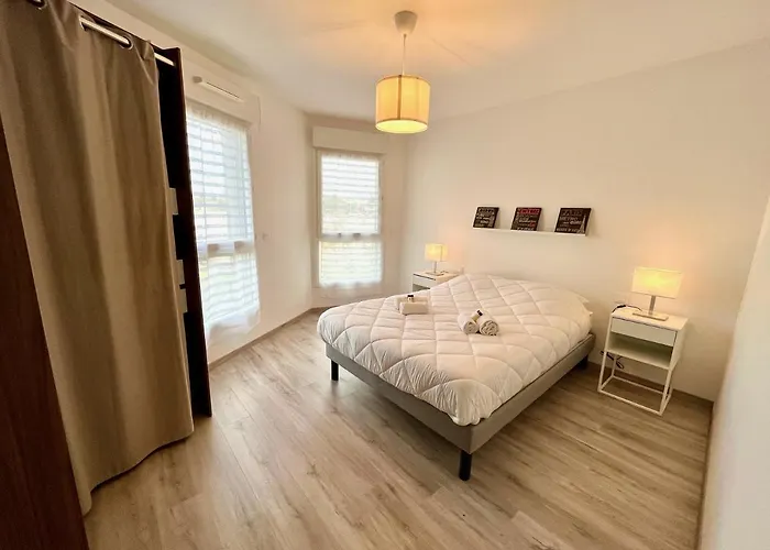 Apartment T4 Avec Grande Terrasse Et Parking Prive